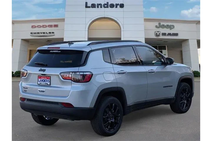$33410 : Jeep Compass 2026 4x4 Latitu image 3