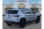 $33410 : Jeep Compass 2026 4x4 Latitu thumbnail