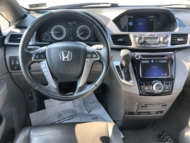 $12600 : PRE-OWNED 2015 HONDA ODYSSEY image 10