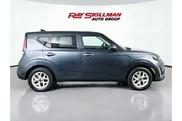 $19975 : Kia Soul 2023 LX 4dr Crossov image 8
