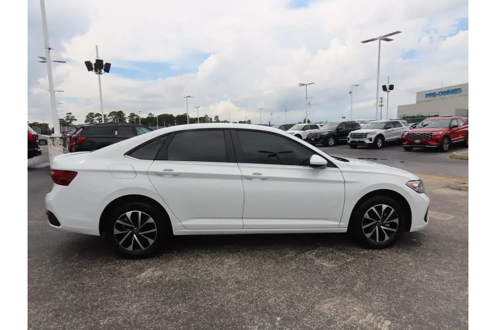 $17999 : Volkswagen Jetta 2024 S 4dr image 10