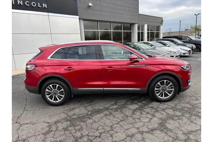 $24985 : Lincoln Nautilus 2020 4dr St image 8