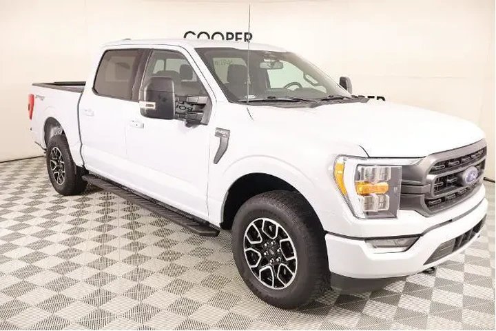$39812 : Ford F-150 2022 4x4 XLT 4dr image 1