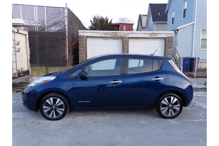 $5450 : 2017 LEAF SV image 7