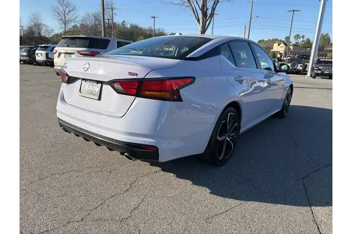 $21391 : Nissan Altima 2024 2.5 SR 4d image 7