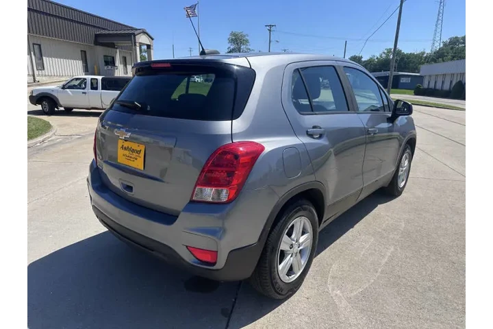 $10900 : 2020 Trax LS image 6