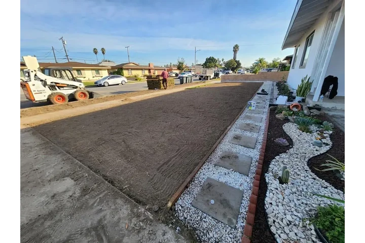Arellano lawn care y landscape image 5