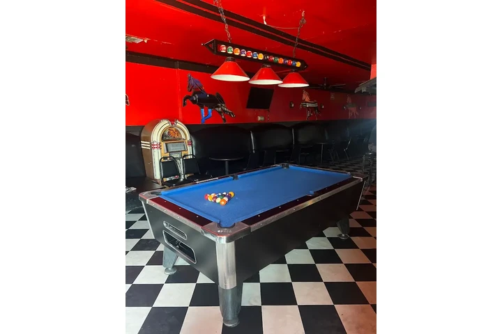 Los Potrillos Night club image 2