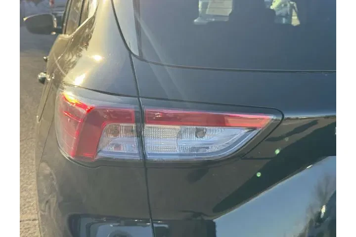 $22300 : Ford Escape Plug-In Hybrid 2 image 10