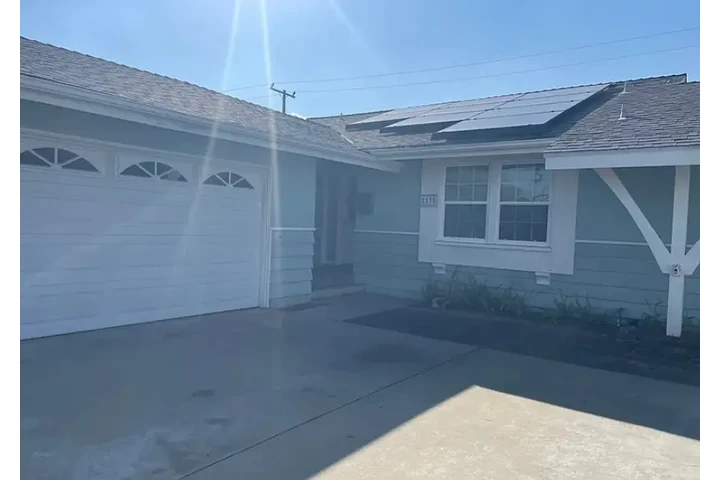 $2195 : Casa De Renta En Torrance CA image 1