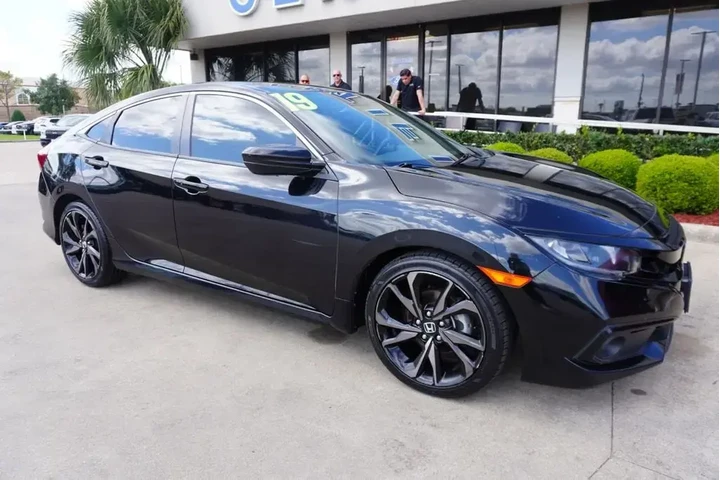 $16988 : Honda Civic 2019 Sport 4dr S image 1