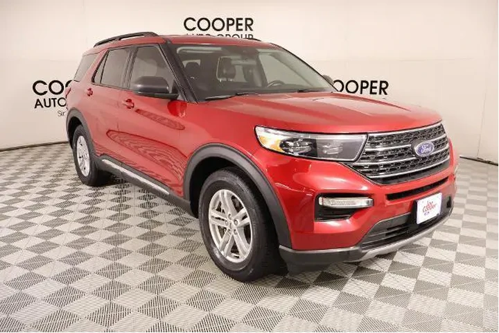 $27403 : Ford Explorer 2023 XLT 4dr S image 1
