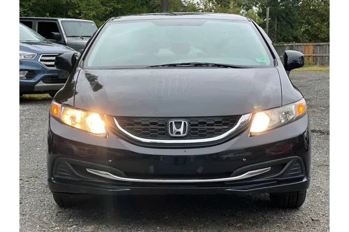 $8500 : 2013 Civic LX image 3