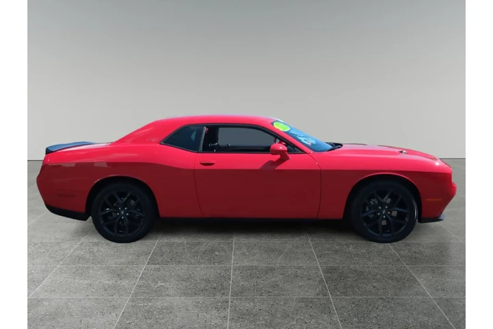 $28855 : Dodge Challenger 2022 SXT 2d image 6