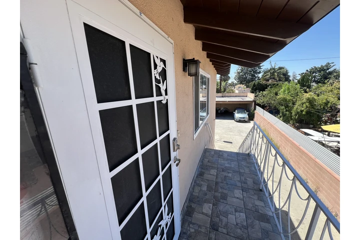 $2500 : South Gate 2 Bed 1 Bath $2,500 image 6