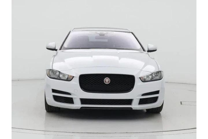 $16998 : Jaguar XE 2017 35t Prestige image 5