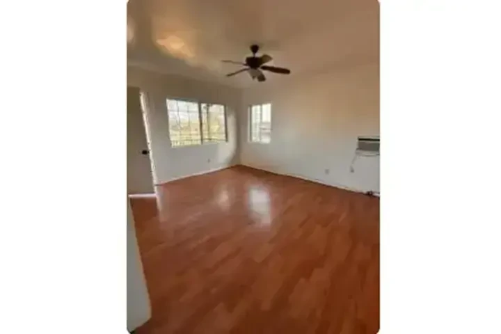 APTO de 1/RECÁMARA EN RENTA image 2