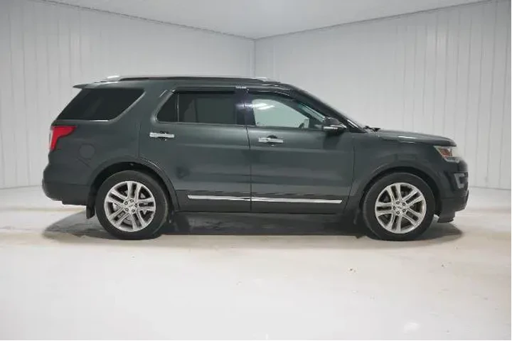 $17700 : Ford Explorer 2016 AWD Limit image 4