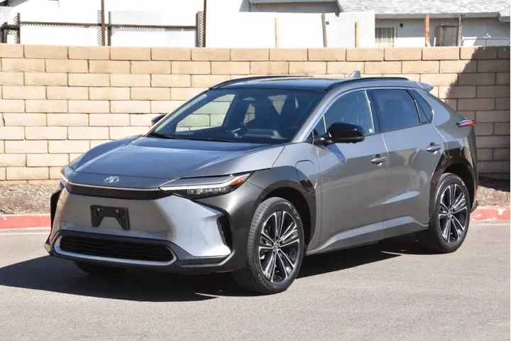 $23875 : 2023 bZ4X Limited image 5