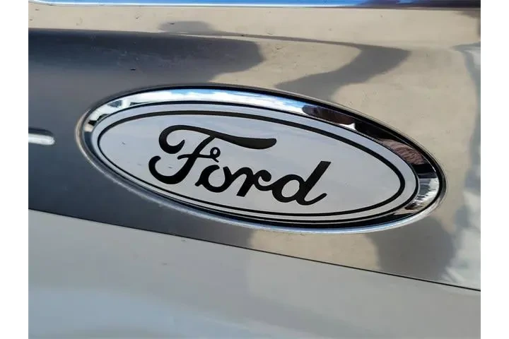 Ford F-150 2022 4x2 XL 4dr S image 5