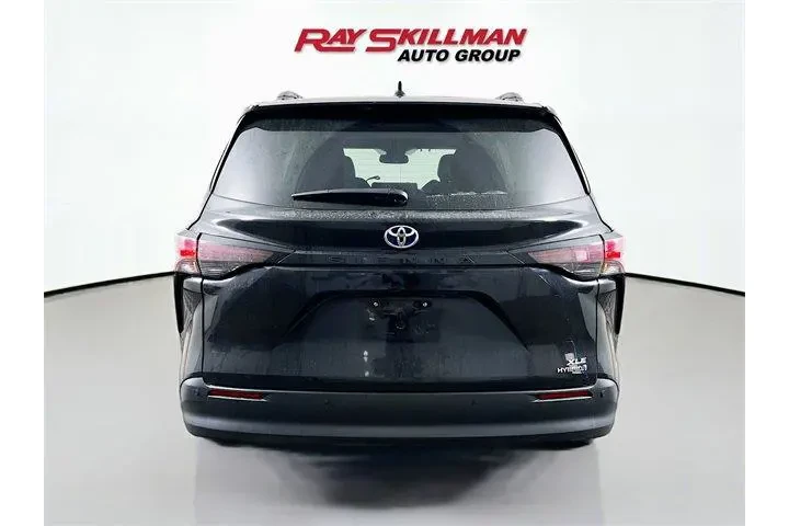 $36975 : Toyota Sienna 2024 XLE 8-Pas image 6