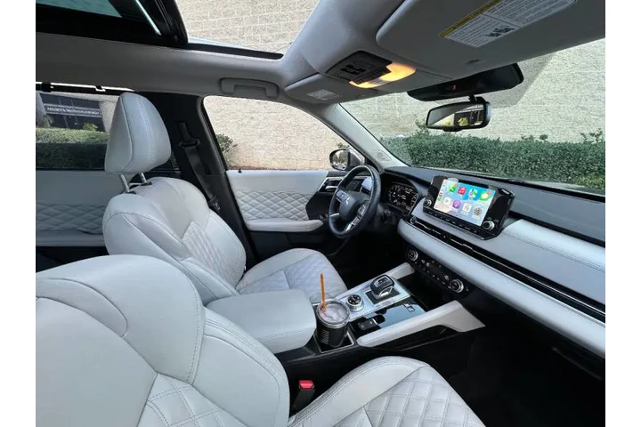 $39750 : 2023 Outlander PHEV SEL image 9