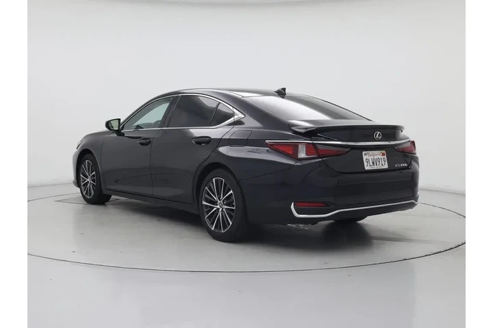 $35998 : Lexus ES 300h 2024 4dr Sedan image 2