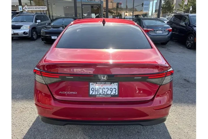 $25988 : Honda Accord 2023 EX 4dr Sed image 5