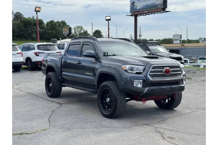 $27750 : 2017 Tacoma TRD Sport image 6