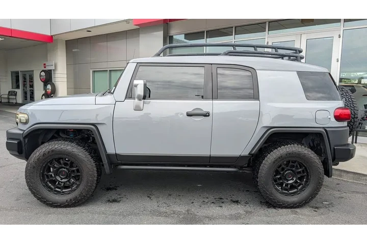 $32795 : 2014 FJ Cruiser 4WD 4dr Auto image 7