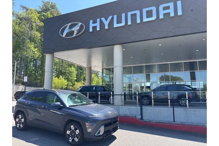 $23318 : Hyundai KONA 2024 SEL 4dr Cr image 1