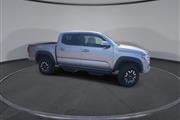 $31500 : PRE-OWNED 2017 TOYOTA TACOMA thumbnail