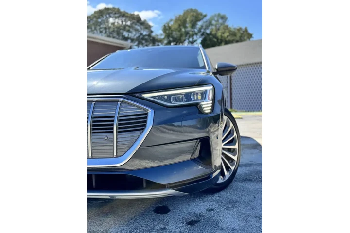 $22900 : 2019 e-tron quattro Prestige image 4