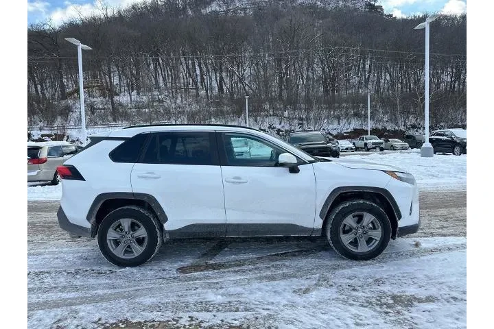 $32509 : Toyota RAV4 2025 AWD XLE 4dr image 7