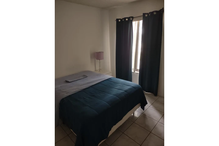 $800 : Renta de habitación a Mujer image 3