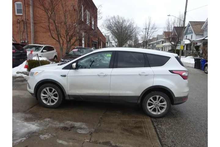 $8900 : 2017 Escape SE FWD image 7