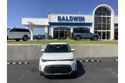 $21950 : Kia Soul 2024 LX 4dr Crossov thumbnail