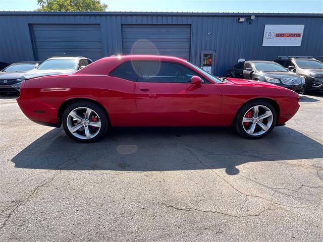 $13369 : 2014 Challenger SXT, BEAUTIFU image 6