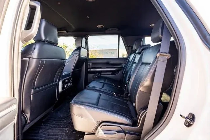 $19194 : Ford Expedition 2019 4x2 XLT image 8