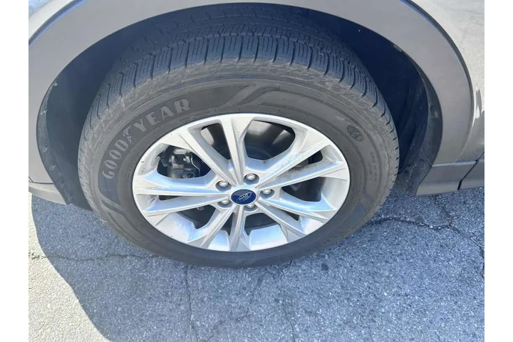 $13495 : 2019 Escape SEL image 8