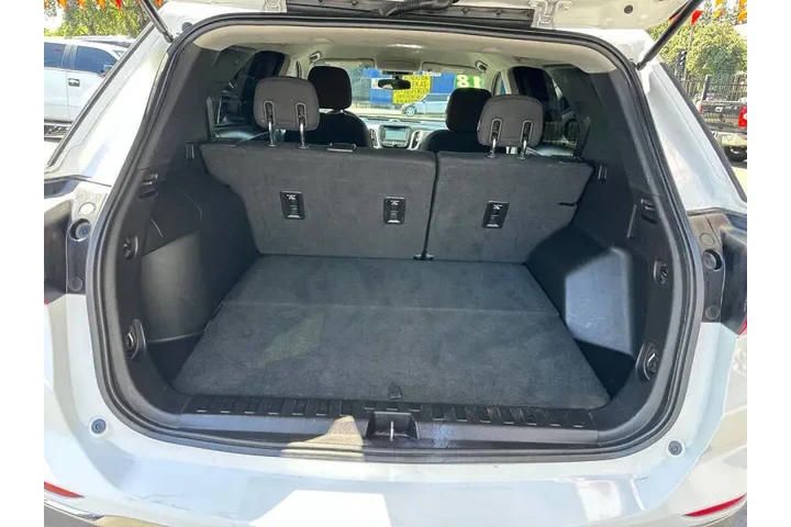 2018 Equinox LT image 8