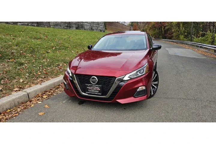 $10995 : 2019 Altima 2.5 SR image 10