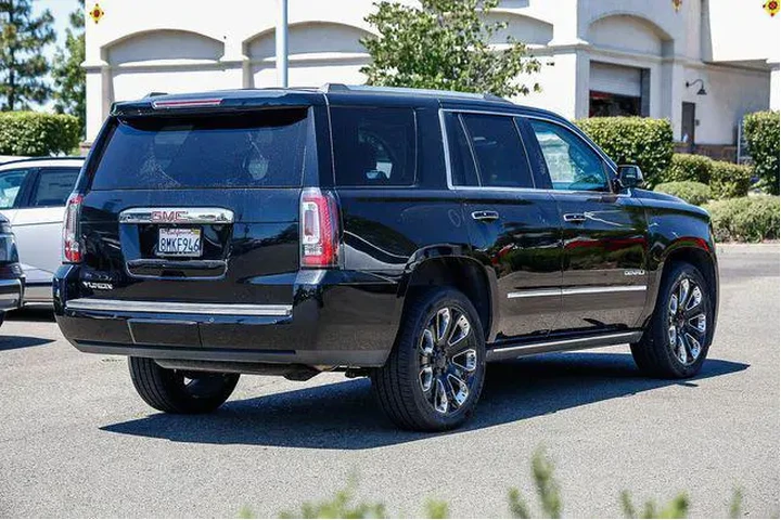 $30033 : GMC Yukon 2019 4x4 Denali 4d image 5