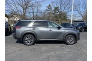 $27487 : Nissan Pathfinder 2024 AWD S thumbnail