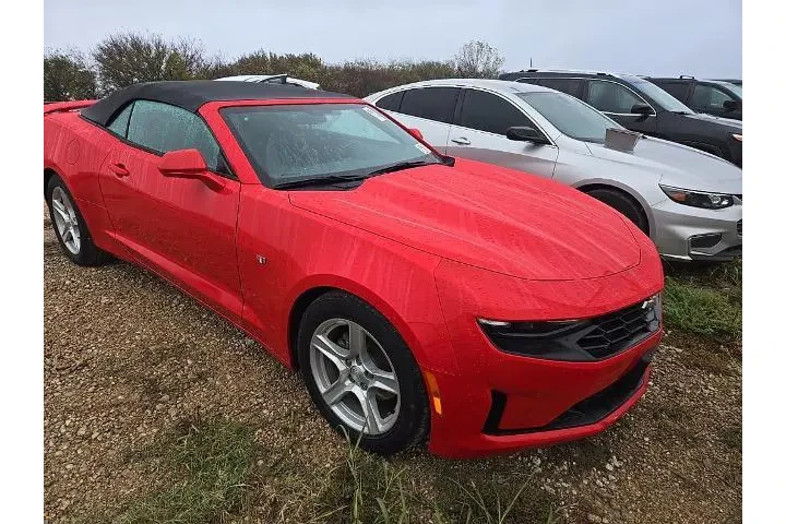 $24806 : Chevrolet Camaro 2023 LT 2dr image 4