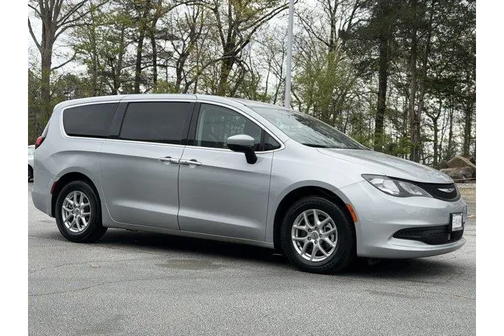 $20863 : Chrysler Voyager 2023 LX 4dr image 3