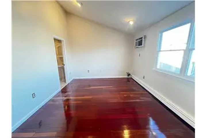 $3700 : Rental property with 3 bedro image 10