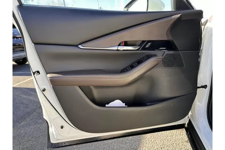 $23999 : Mazda CX-30 2023 AWD 2.5 S P image 8