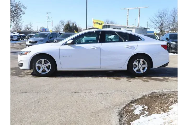 $18177 : Chevrolet Malibu 2024 LT 4dr image 5