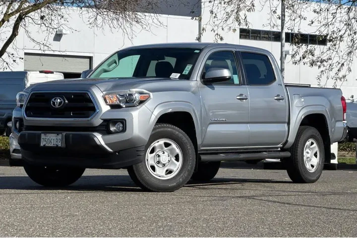 $25695 : Toyota Tacoma 2016 4x2 SR5 V image 1